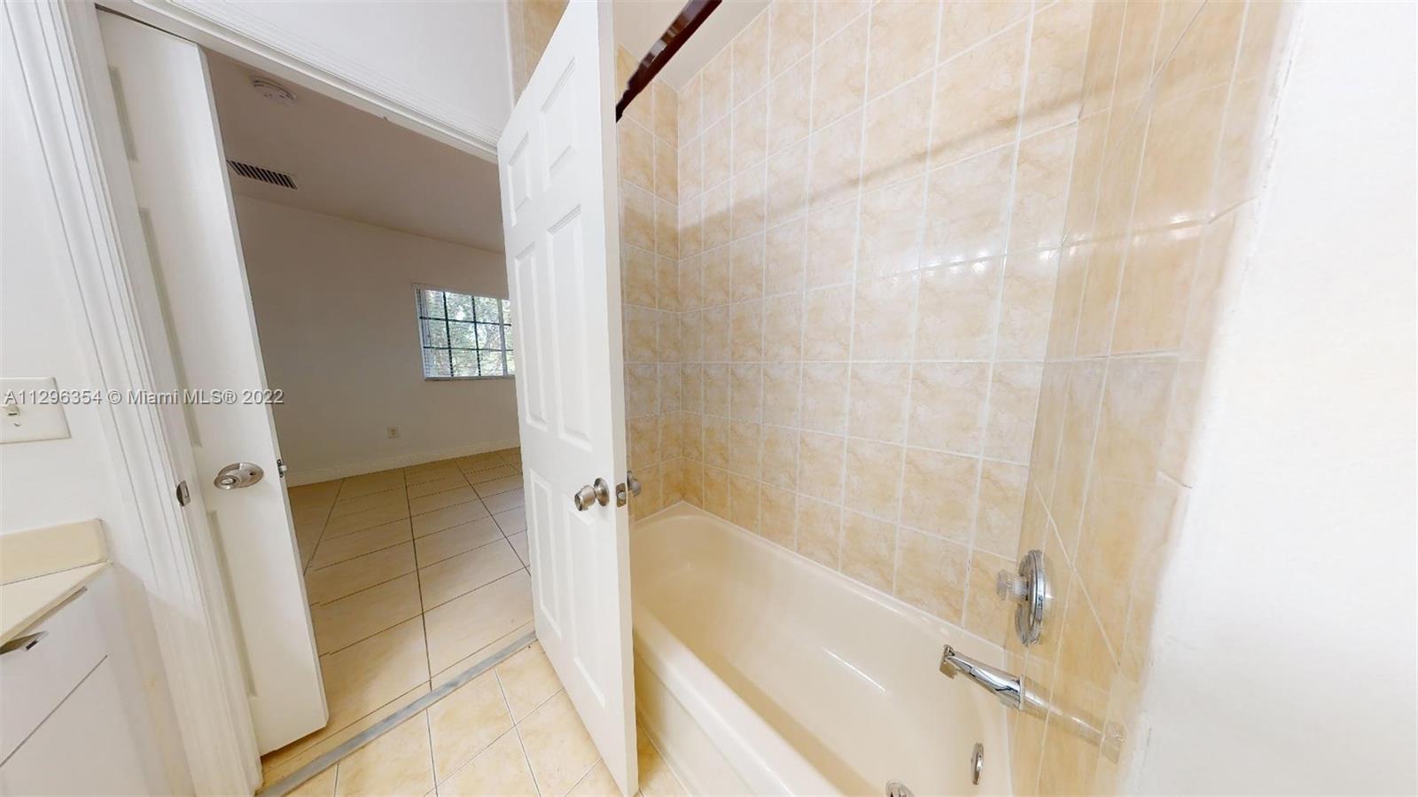 See details 201 / sq. ft. $ 2022-10-31 0 Photo