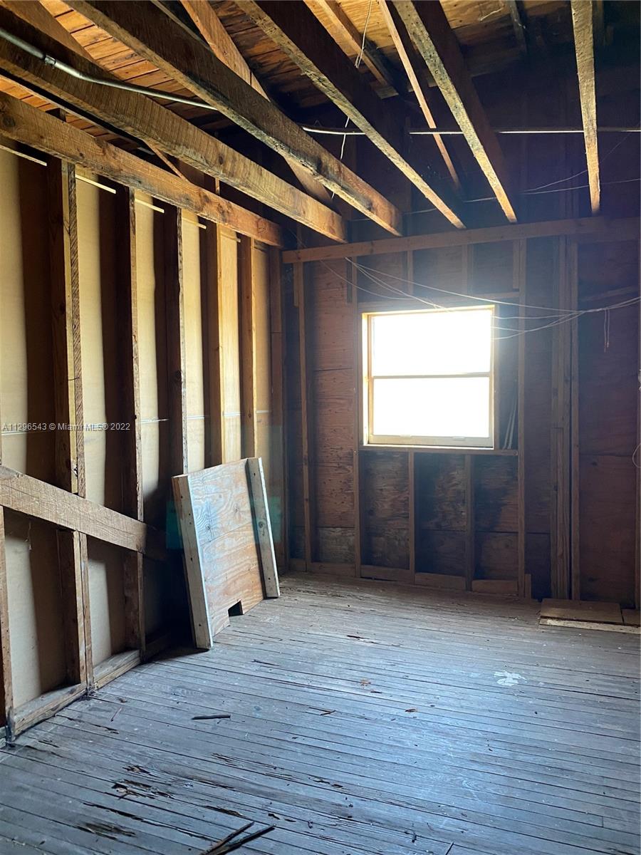 See details / sq. ft. $ 2022-11-01 0 Photo