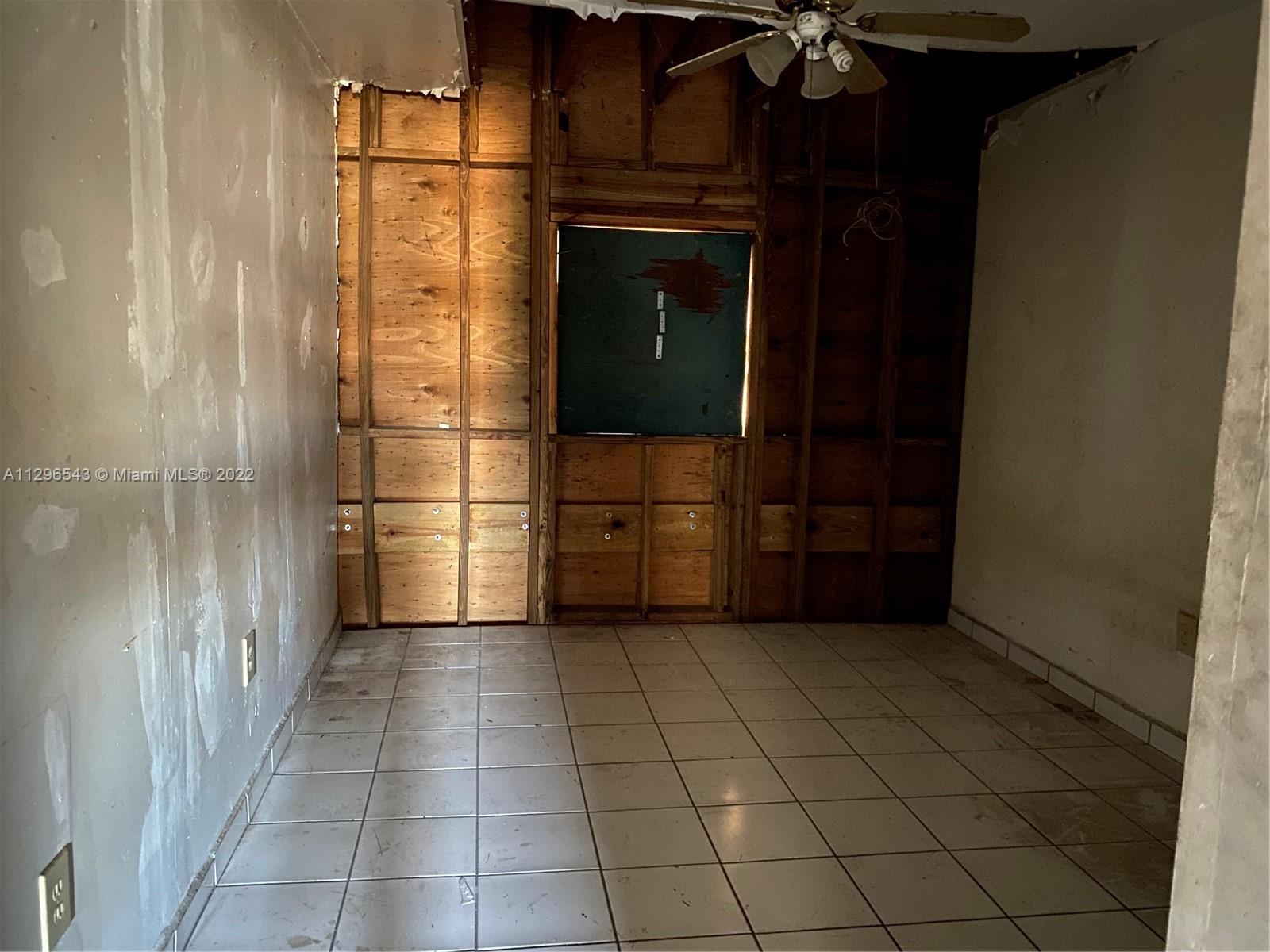 See details / sq. ft. $ 2022-11-01 0 Photo