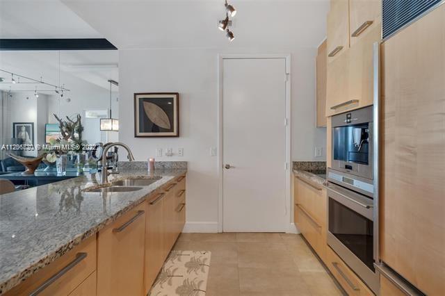 Ver detalles 1502 3 / 4 1979 sq. ft. $ 2022-11-01 0 foto