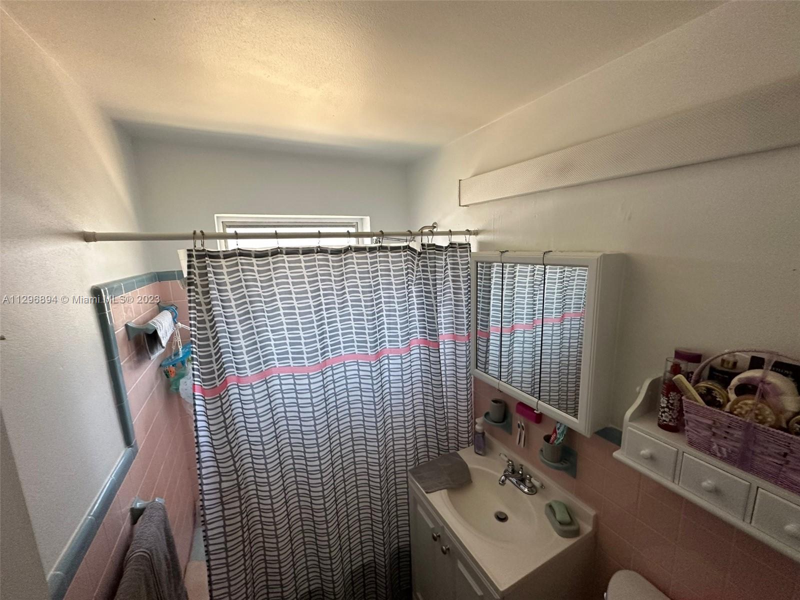 See details / 2822 sq. ft. $ 2023-01-16 0 Photo