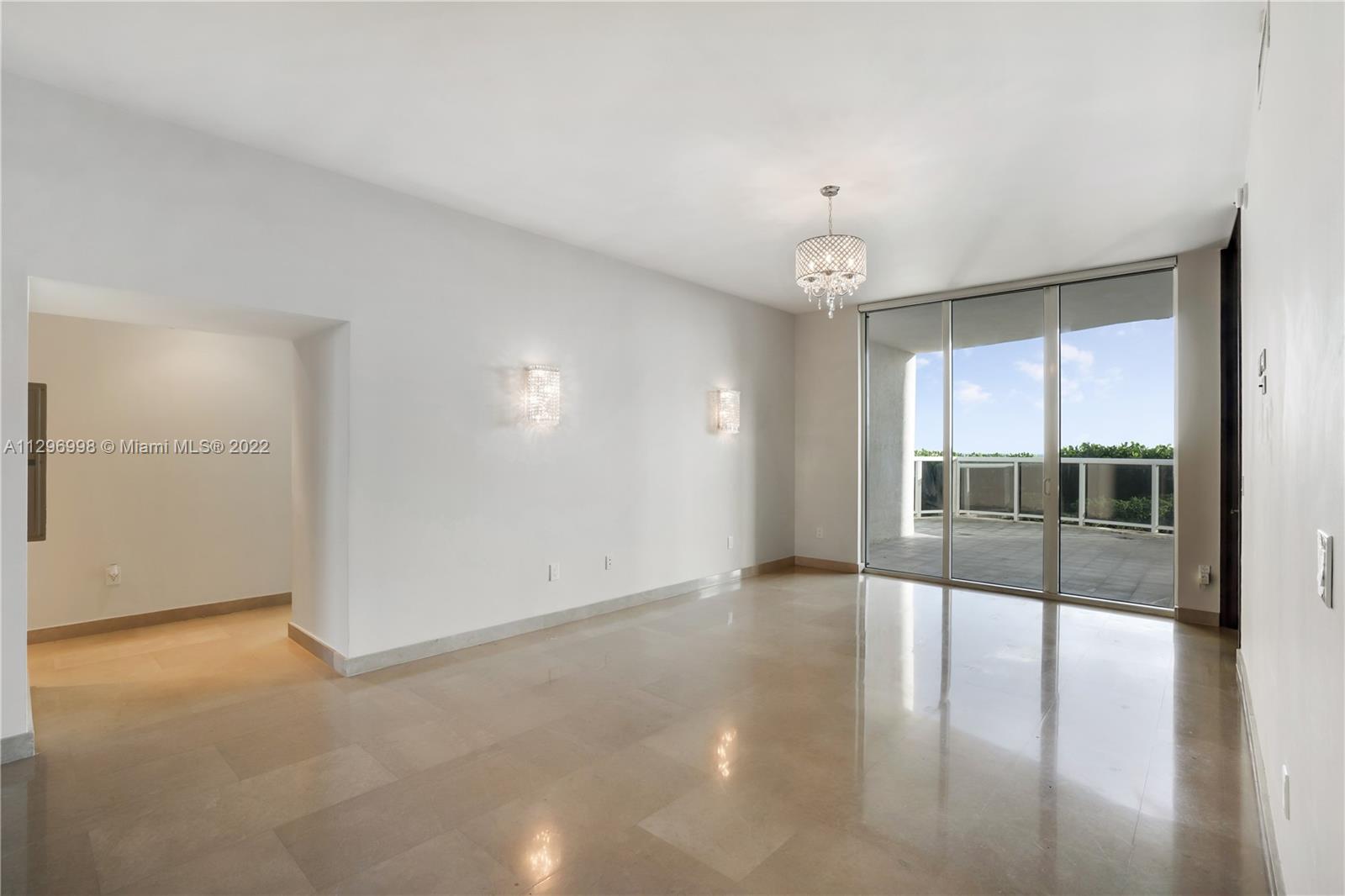 Ver detalles 404 3 / 4 2354 sq. ft. $ 2022-11-01 0 foto