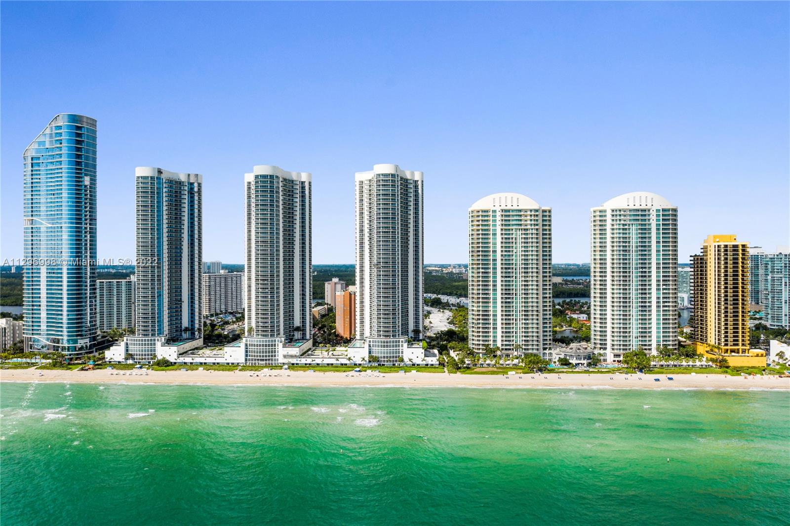 Ver detalles 404 3 / 4 2354 sq. ft. $ 2022-11-01 0 foto