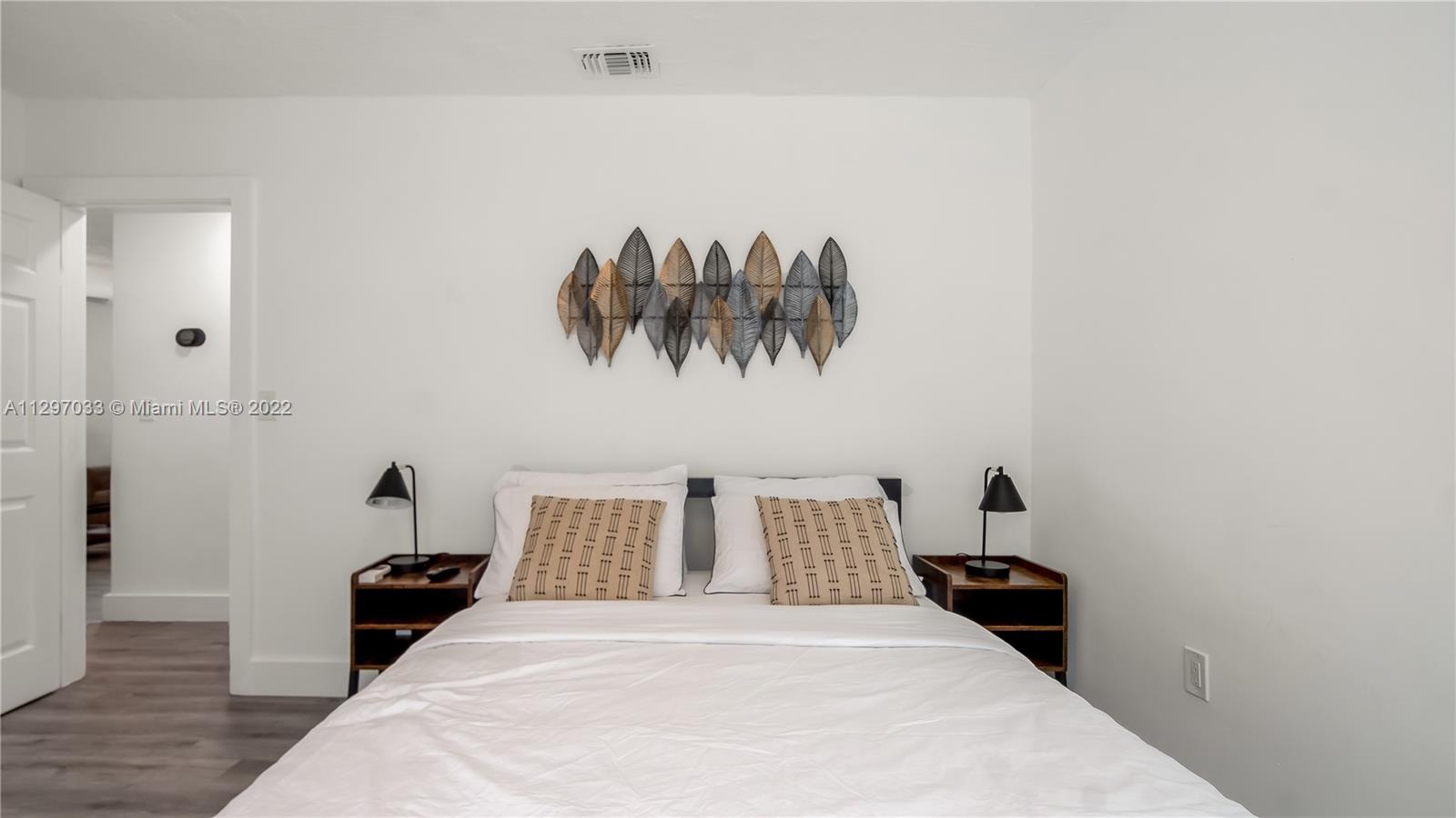 See details / 1620 sq. ft. $ 2022-11-02 0 Photo