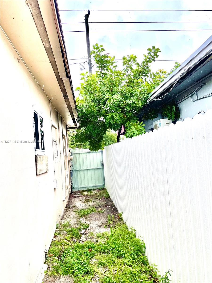 See details / 1020 sq. ft. $ 2022-11-14 0 Photo