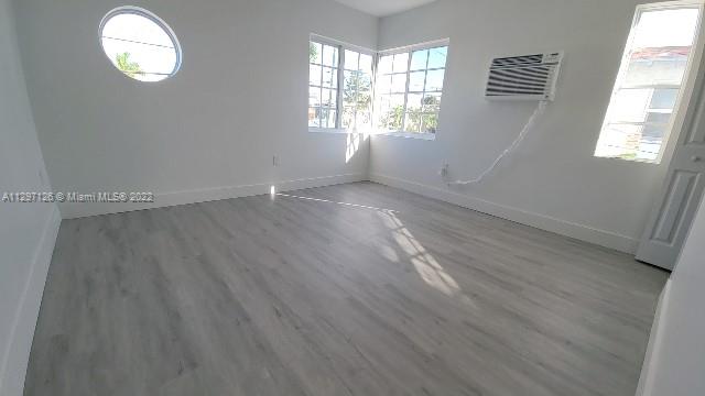 See details / 4215 sq. ft. $ 2022-11-02 0 Photo