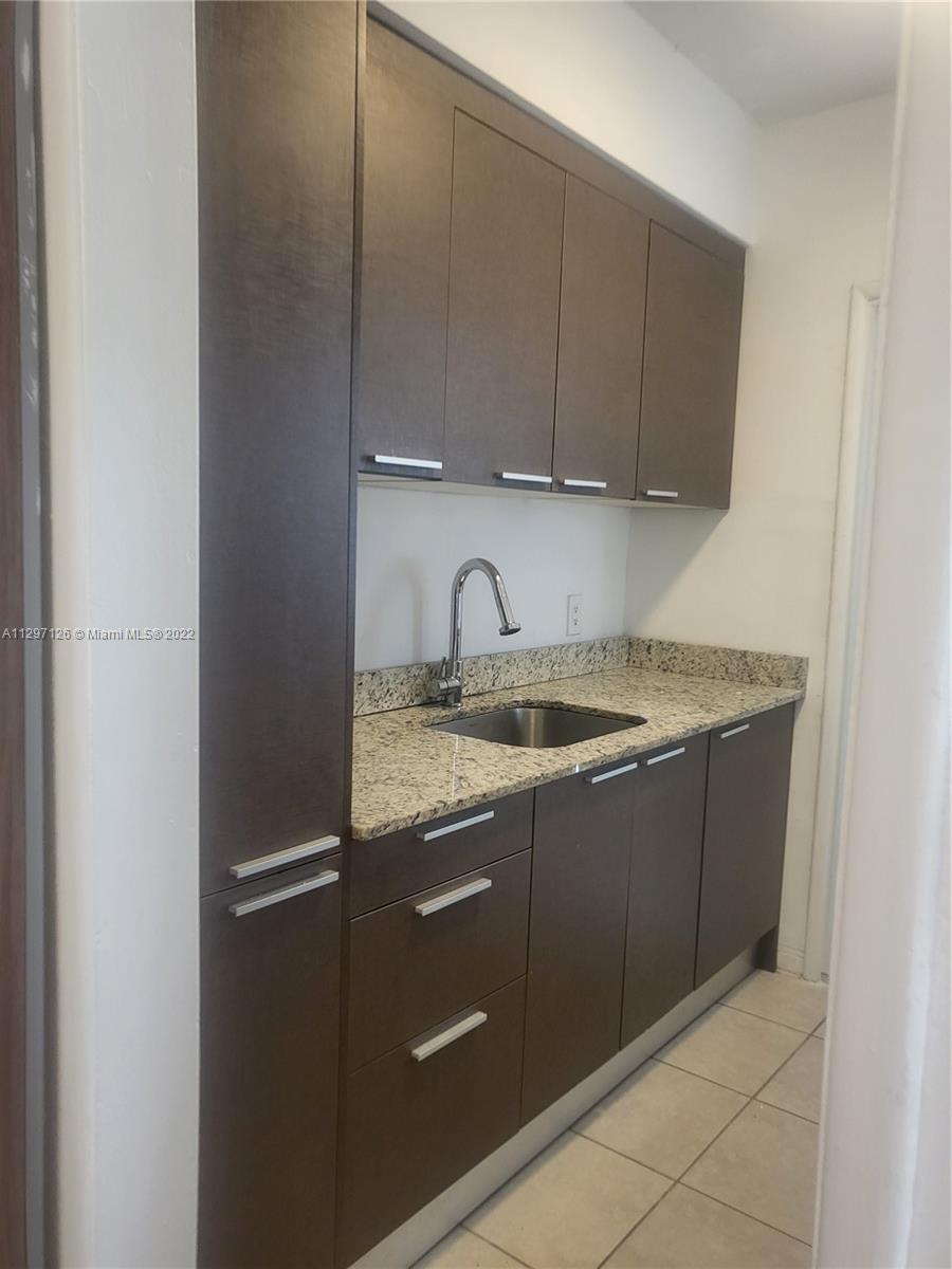 See details / 4215 sq. ft. $ 2022-11-02 0 Photo