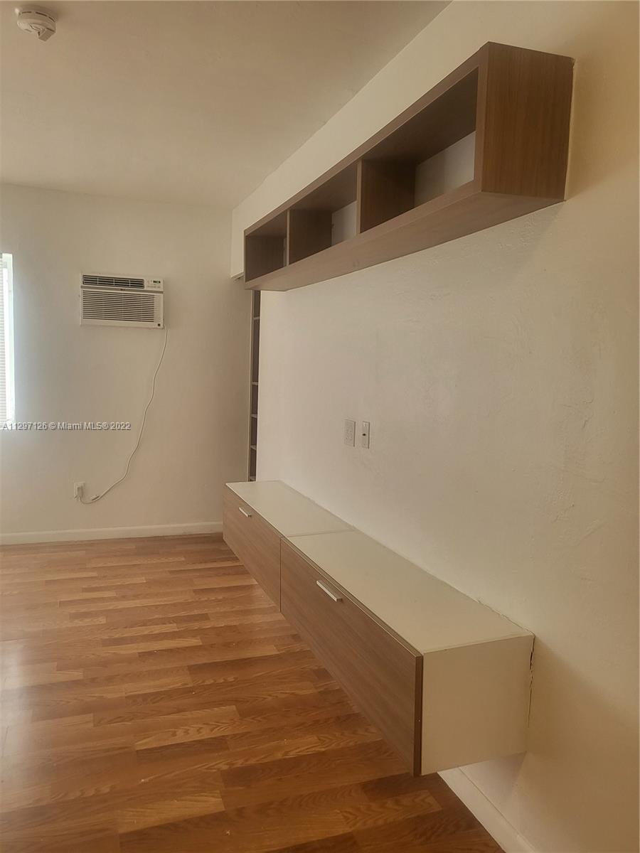 See details / 4215 sq. ft. $ 2022-11-02 0 Photo