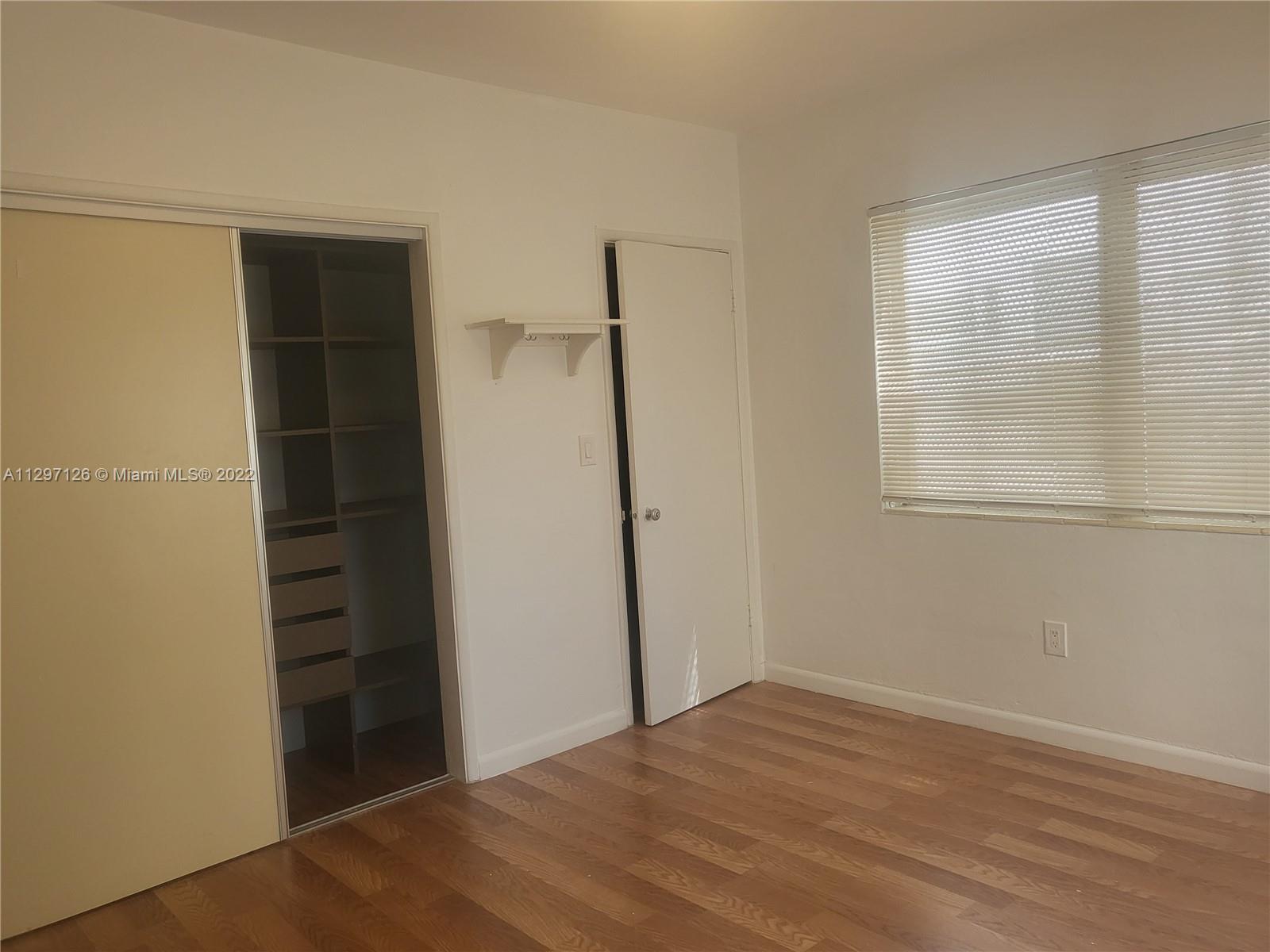 See details / 4215 sq. ft. $ 2022-11-02 0 Photo