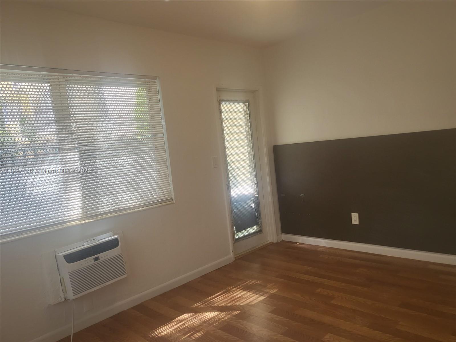 See details / 4215 sq. ft. $ 2022-11-02 0 Photo