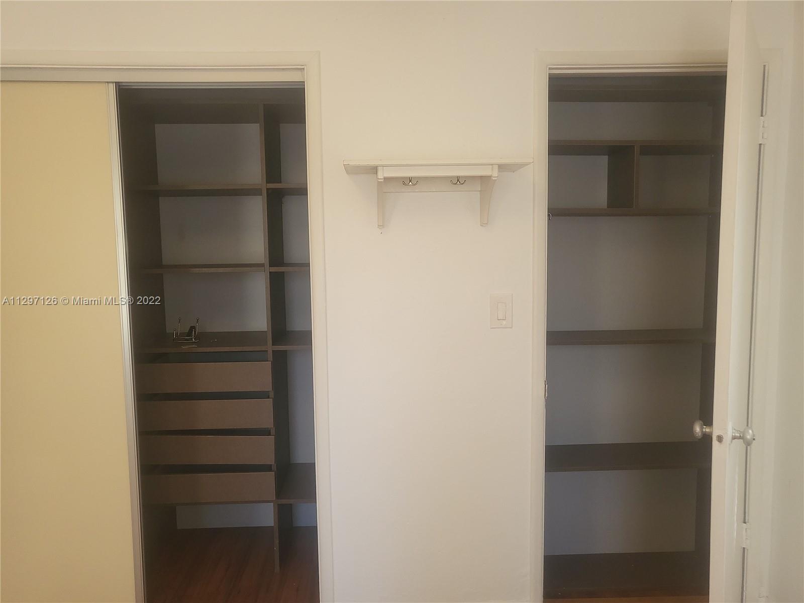 See details / 4215 sq. ft. $ 2022-11-02 0 Photo