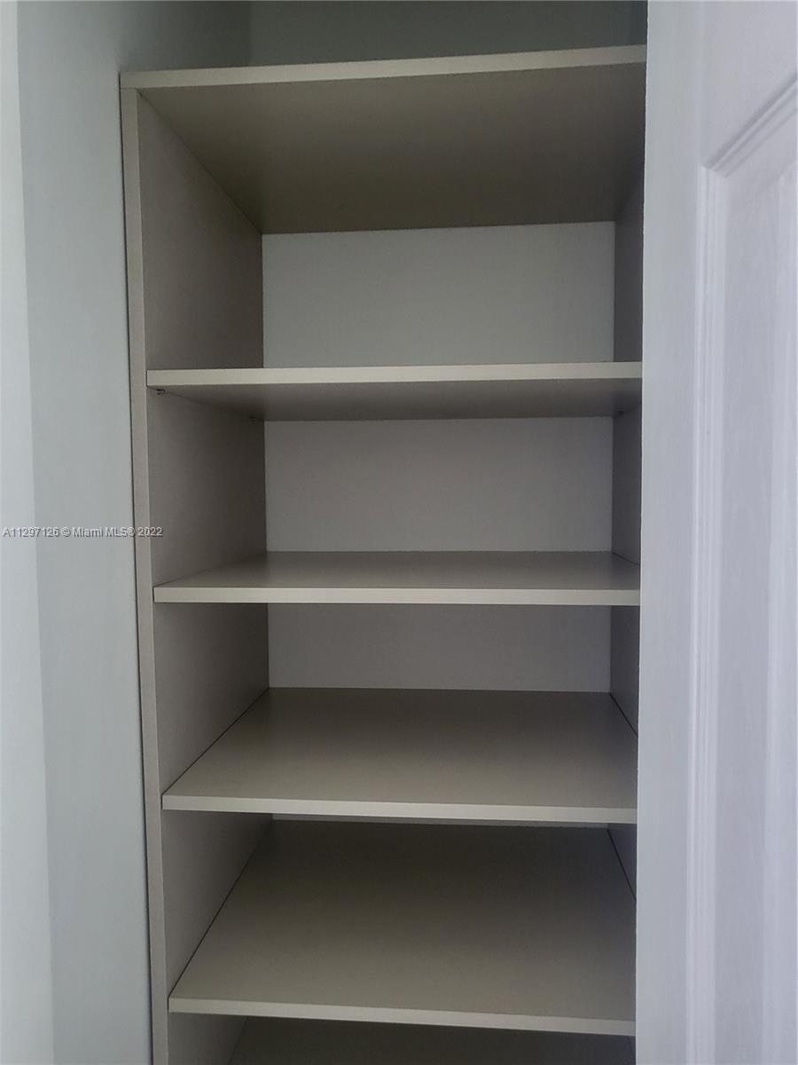 See details / 4215 sq. ft. $ 2022-11-02 0 Photo
