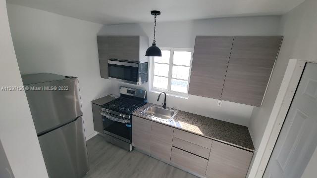 See details / 4215 sq. ft. $ 2022-11-02 0 Photo
