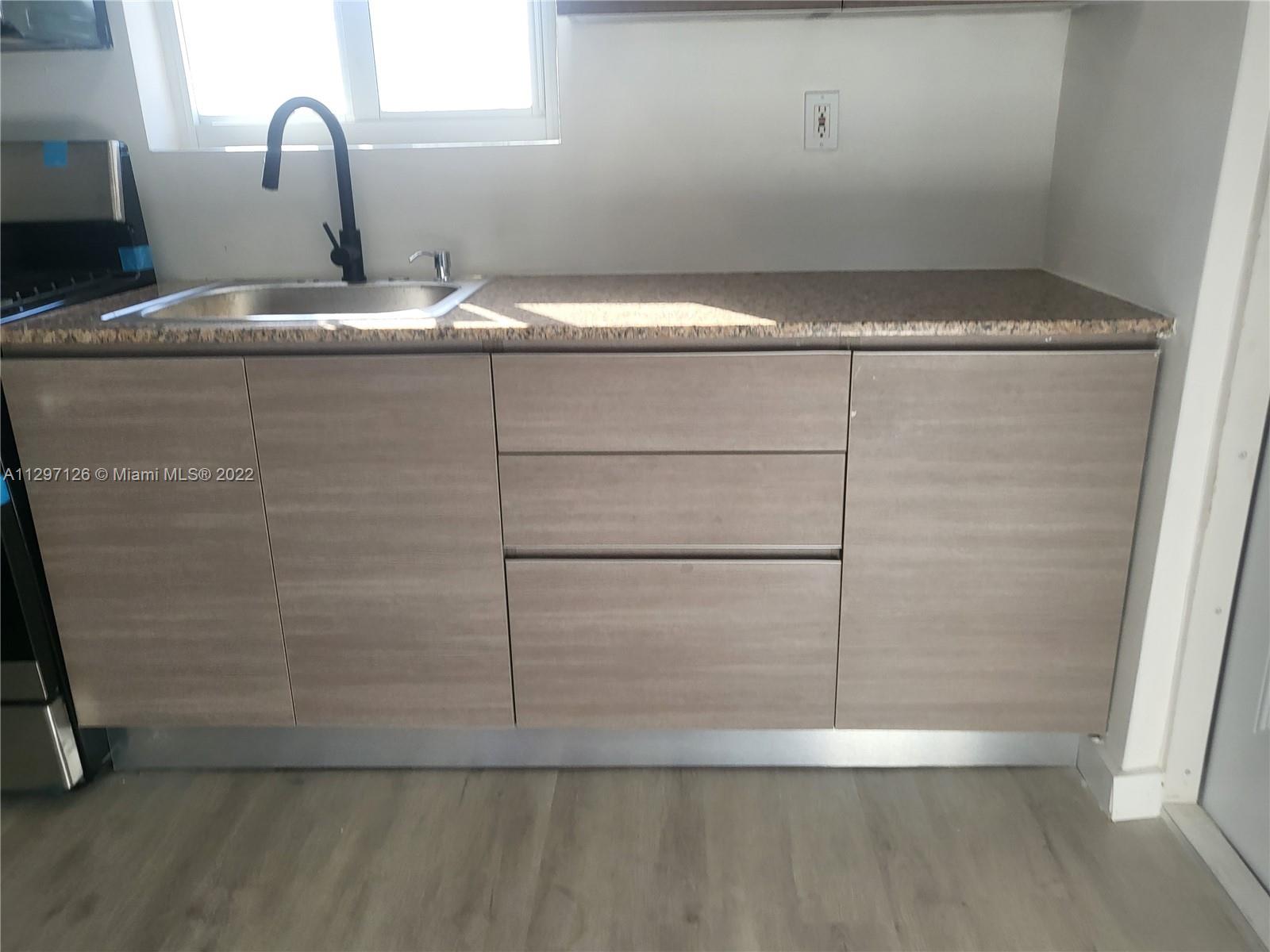 See details / 4215 sq. ft. $ 2022-11-02 0 Photo