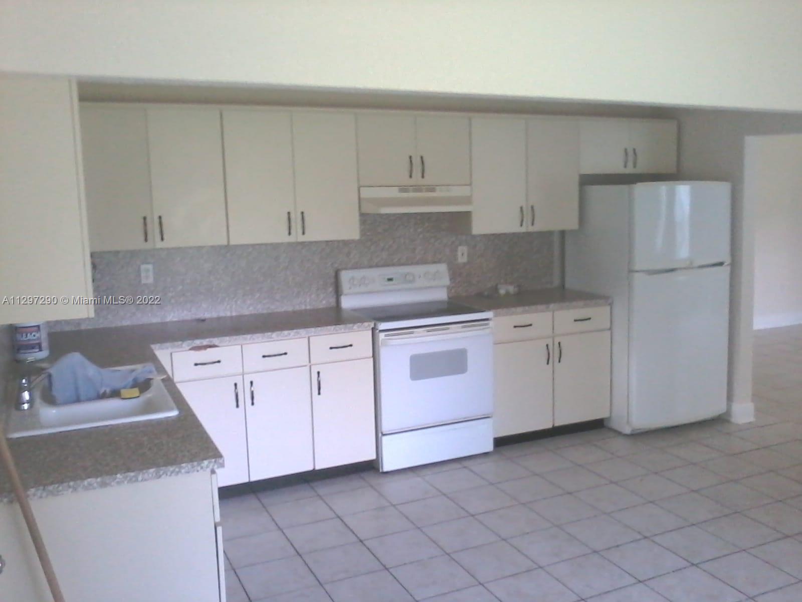 See details / 2356 sq. ft. $ 2022-11-02 0 Photo