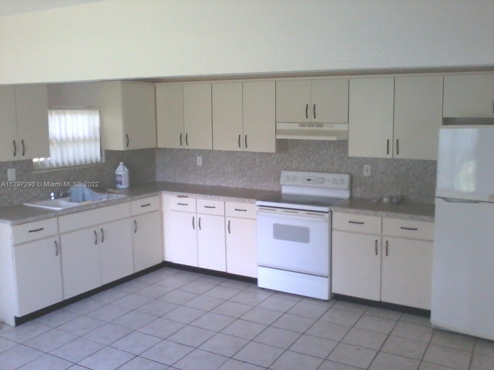 See details / 2356 sq. ft. $ 2022-11-02 0 Photo