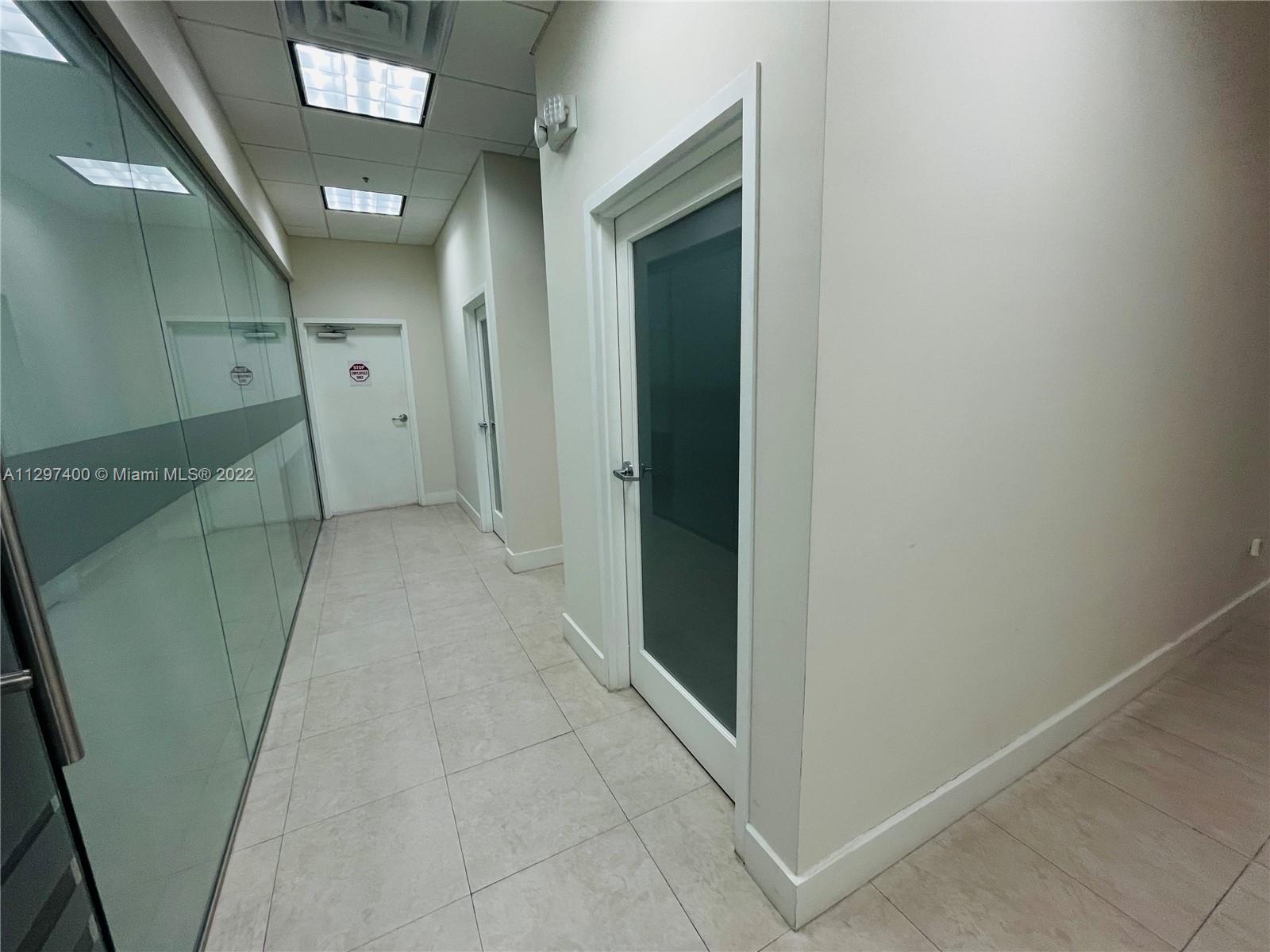 See details 7353 / sq. ft. $ 2022-11-02 0 Photo