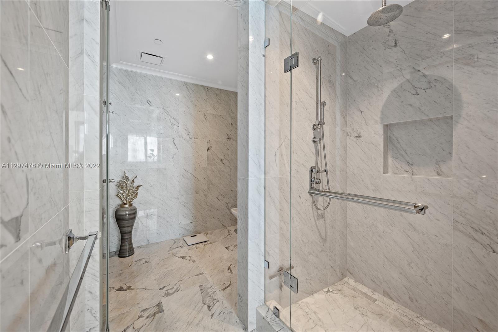 See details 3605 4 / 6 3204 sq. ft. $ 2022-11-02 0 Photo