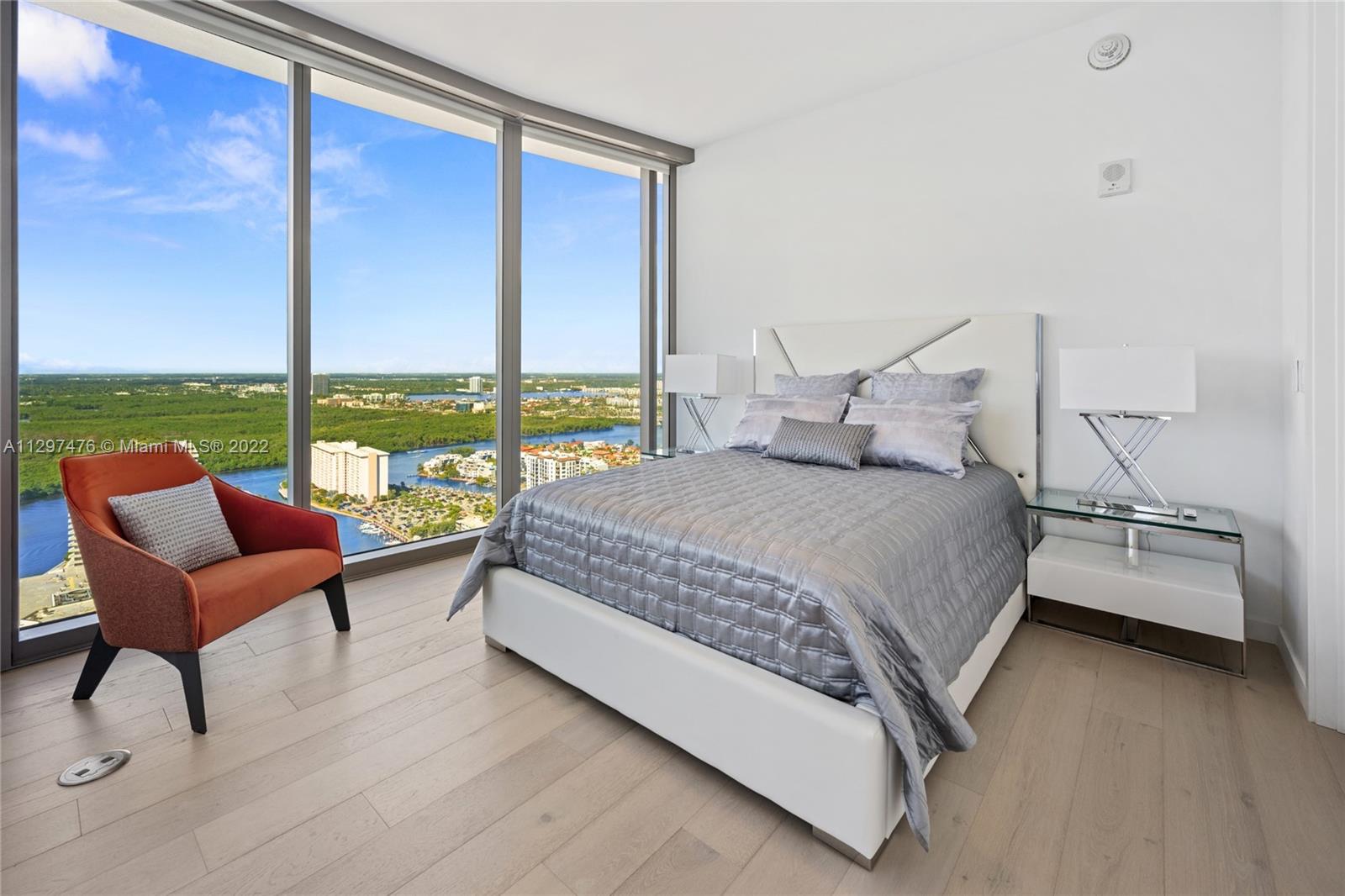 See details 3605 4 / 6 3204 sq. ft. $ 2022-11-02 0 Photo