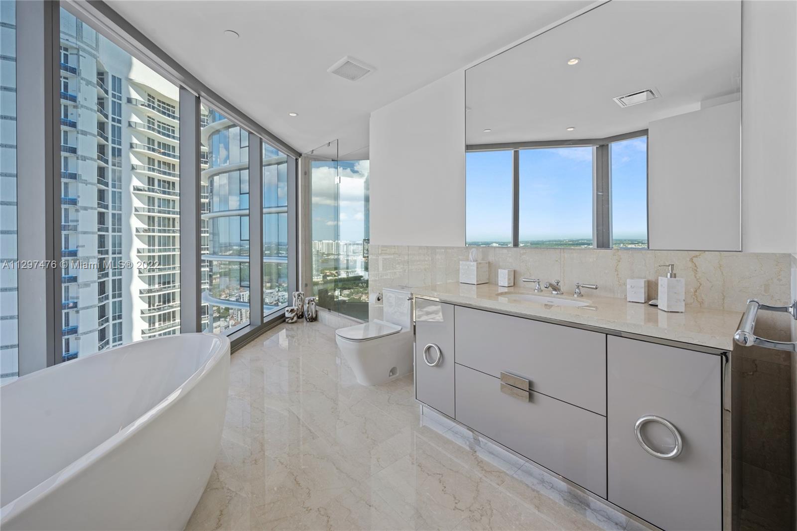 See details 3605 4 / 6 3204 sq. ft. $ 2022-11-02 0 Photo
