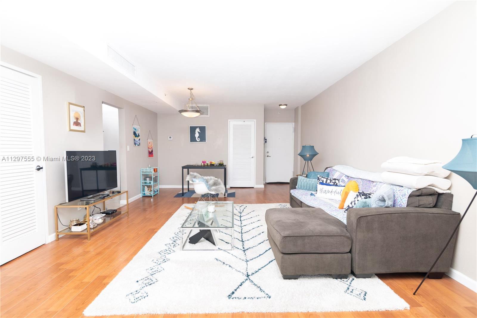 Photo of 3001 Ocean Dr #335, Hollywood, Florida, 33019 -