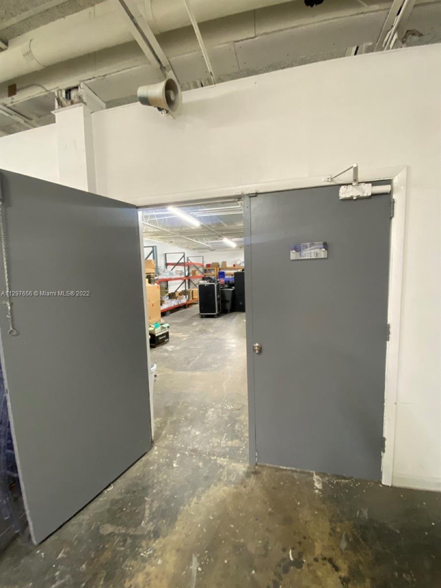 See details / sq. ft. $ 2022-11-02 0 Photo