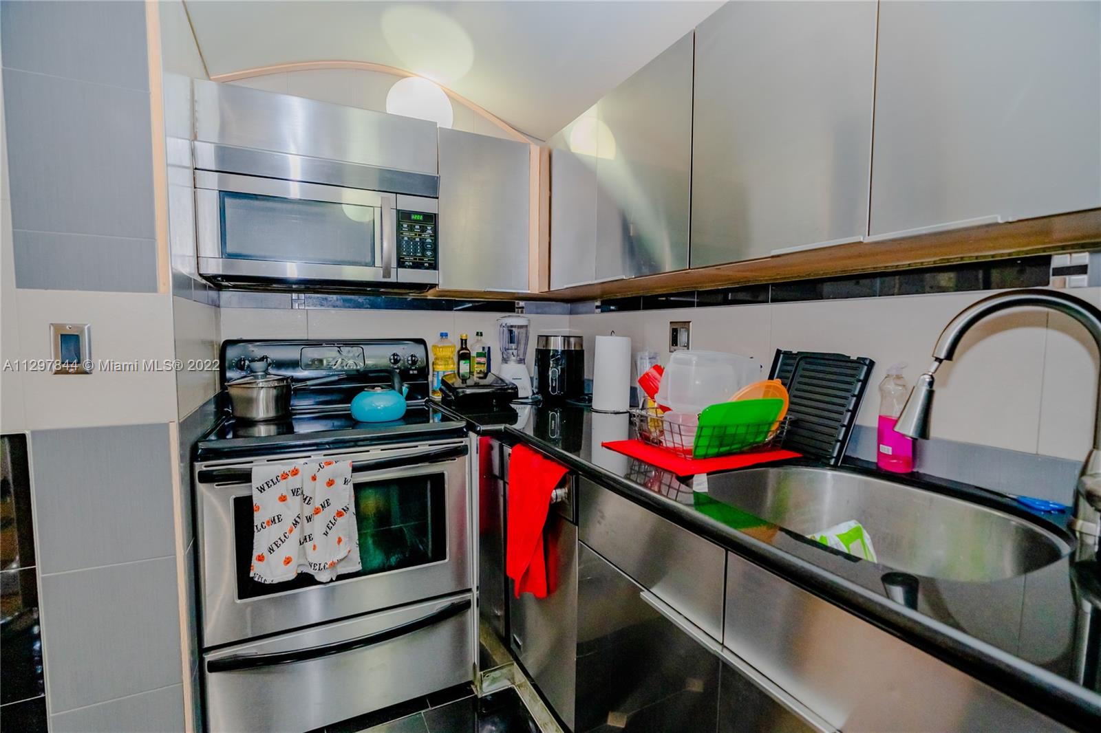 See details / sq. ft. $ 2022-12-13 0 Photo