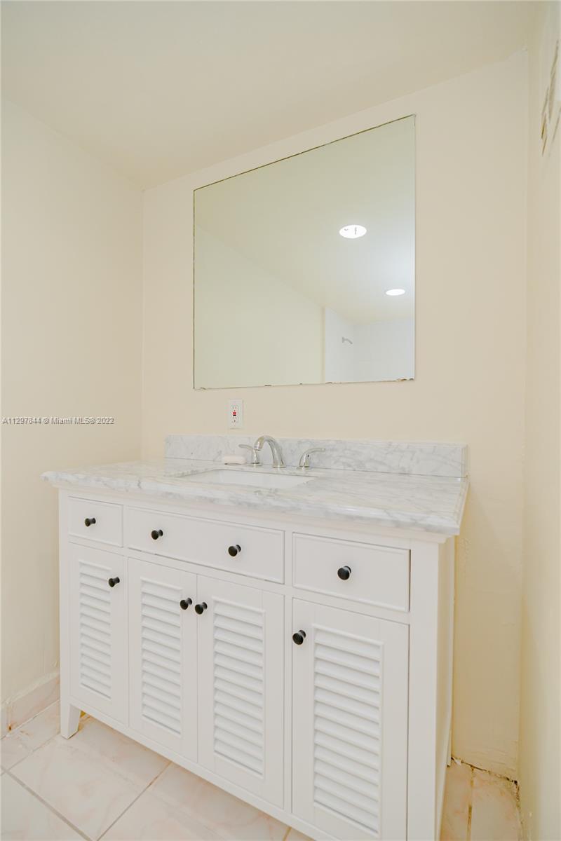 See details / sq. ft. $ 2022-12-13 0 Photo