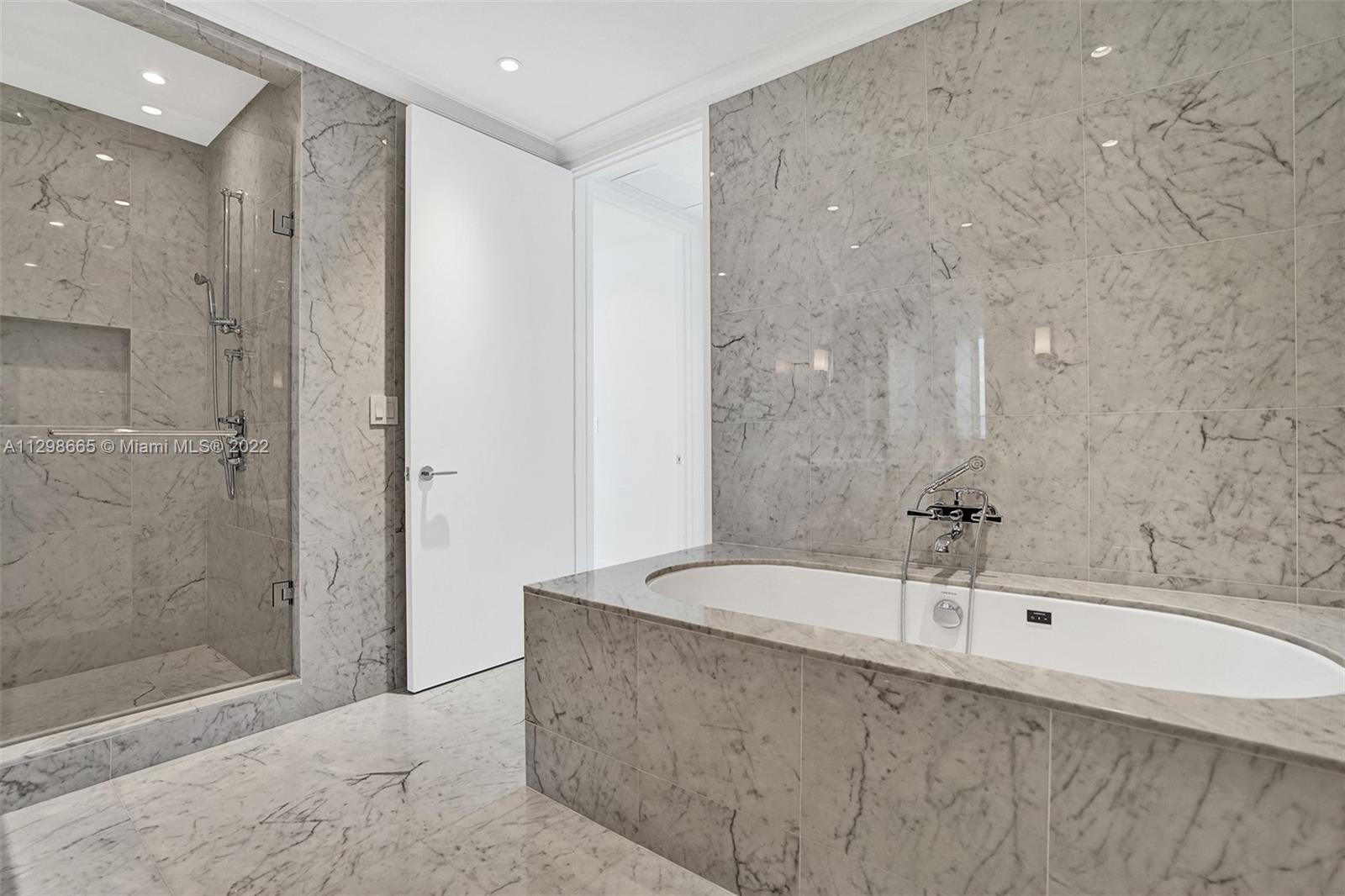 See details 1901 4 / 5 2688 sq. ft. $ 2022-11-20 0 Photo