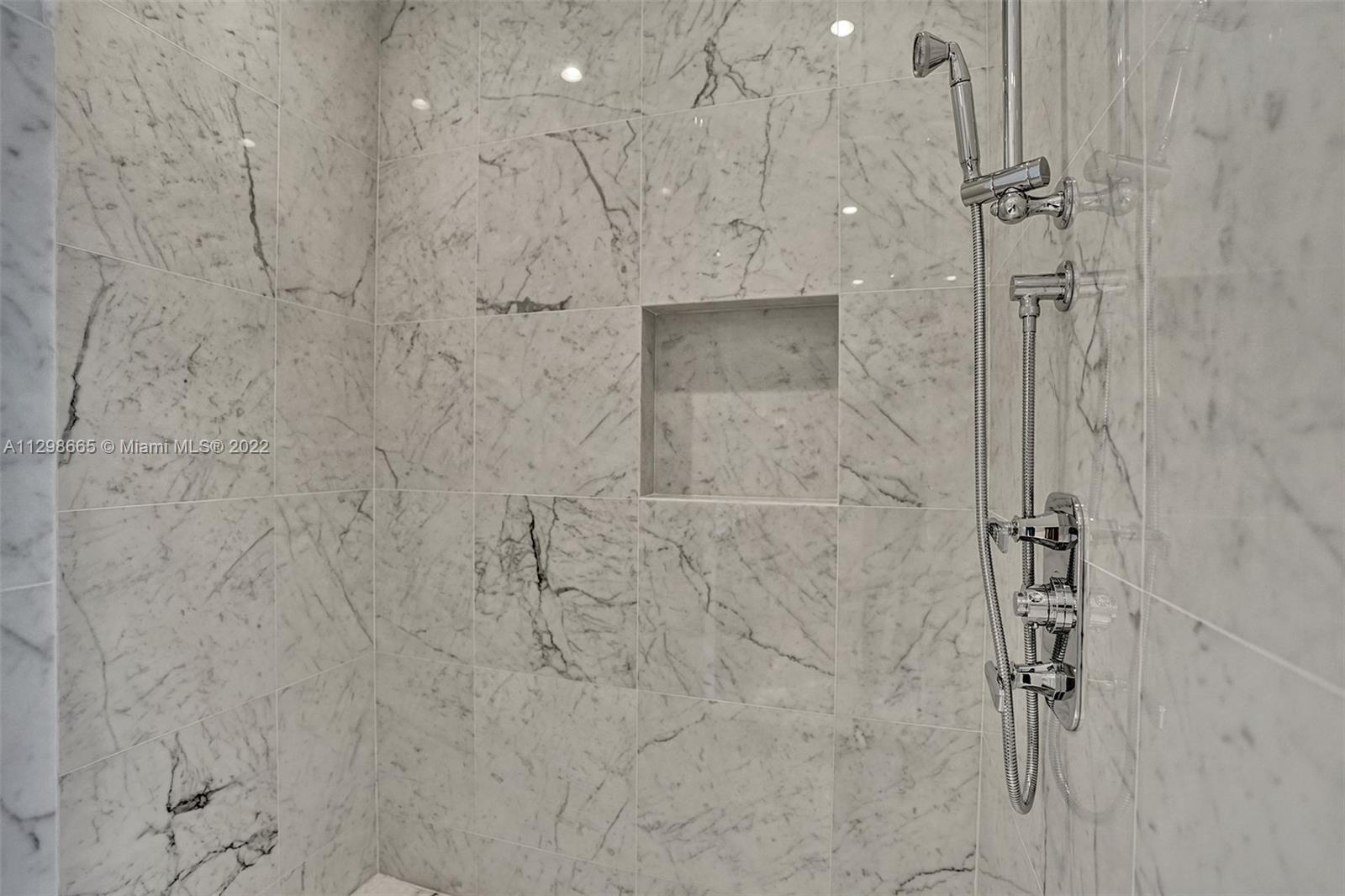 See details 1901 4 / 5 2688 sq. ft. $ 2022-11-20 0 Photo
