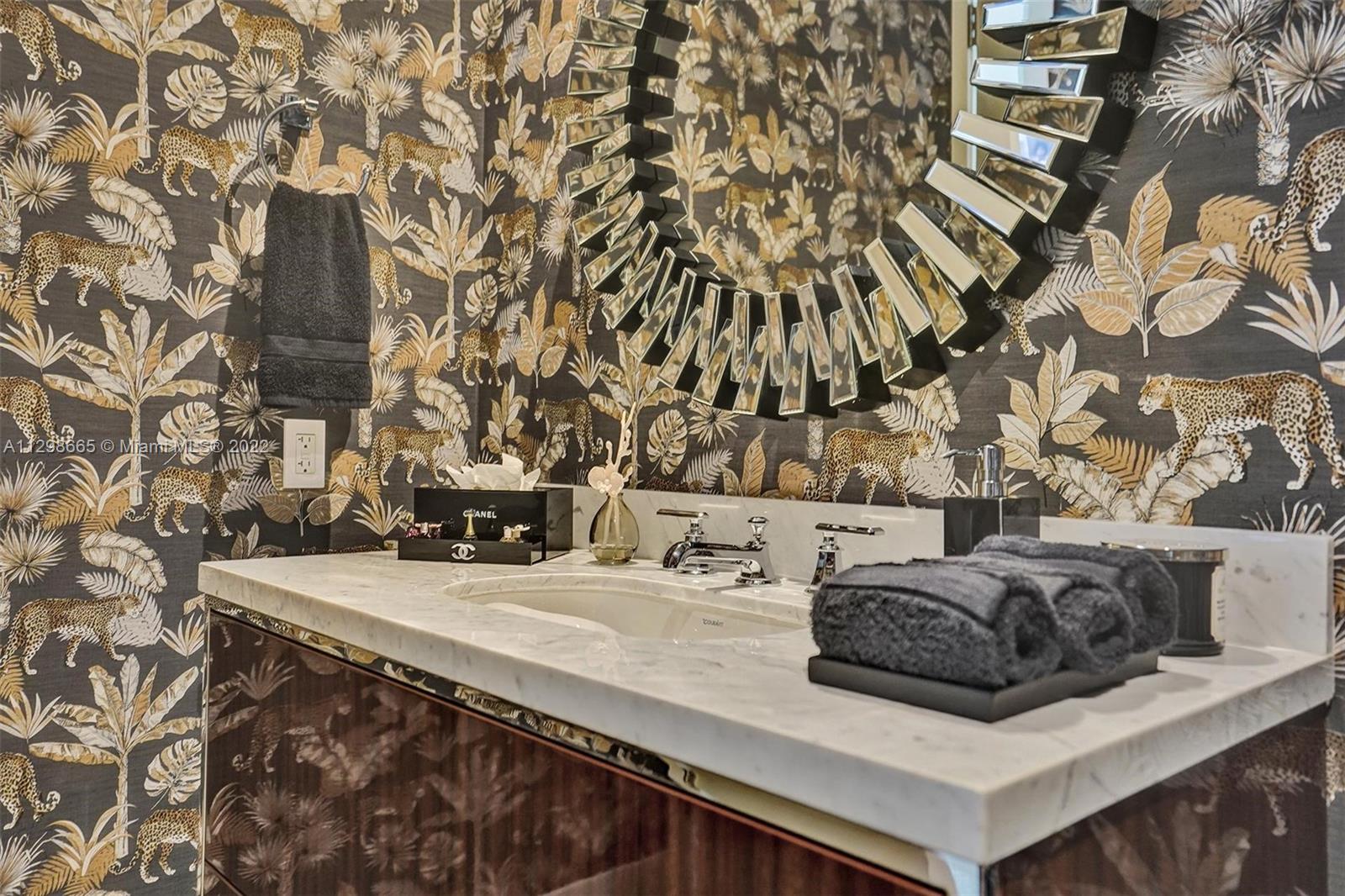 See details 1901 4 / 5 2688 sq. ft. $ 2022-11-20 0 Photo