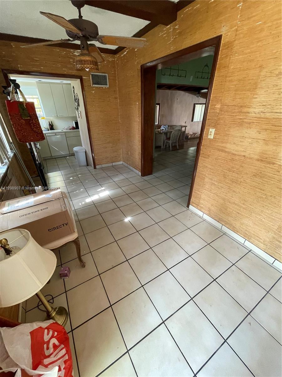 See details / 4412 sq. ft. $ 2022-11-04 0 Photo