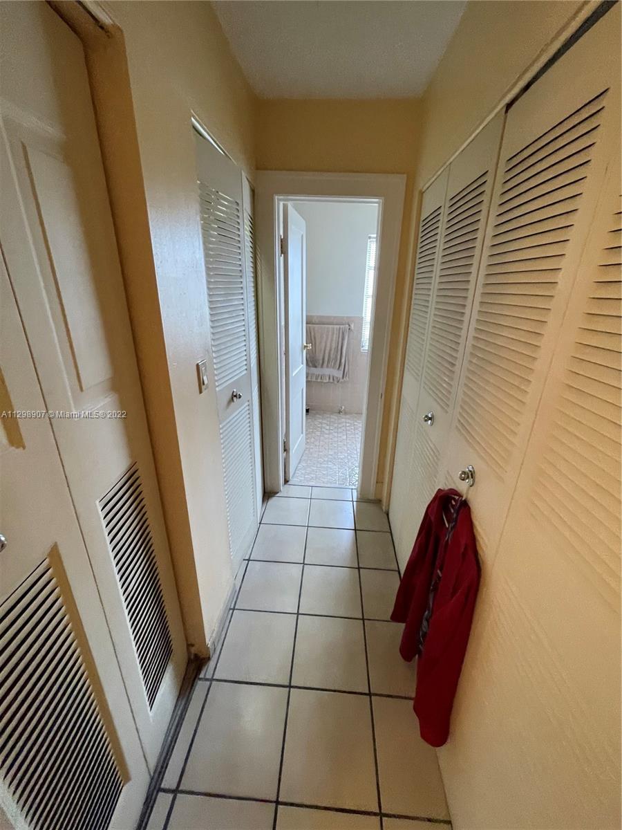 See details / 4412 sq. ft. $ 2022-11-04 0 Photo