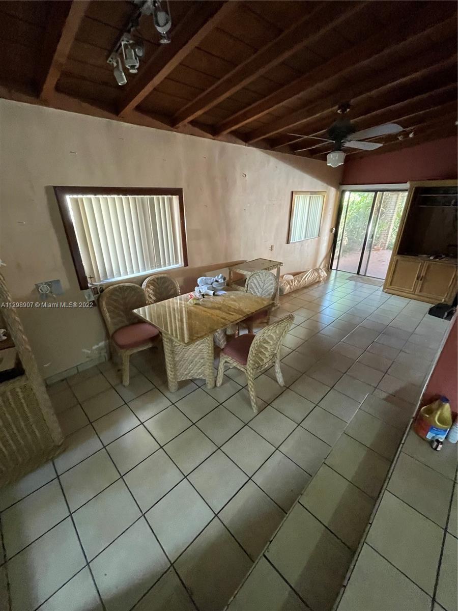See details / 4412 sq. ft. $ 2022-11-04 0 Photo