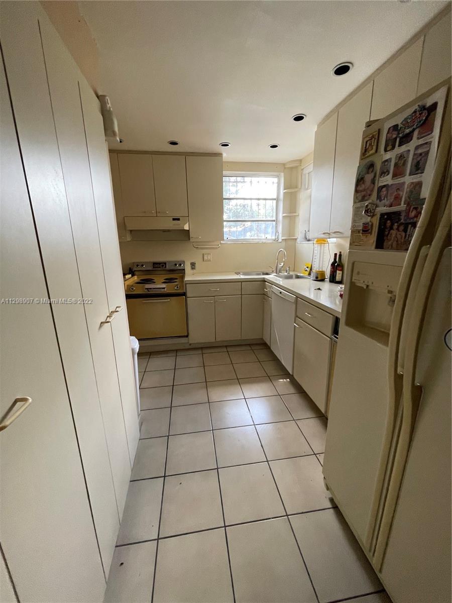 See details / 4412 sq. ft. $ 2022-11-04 0 Photo