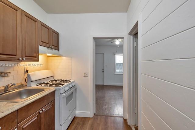 See details / 1673 sq. ft. $ 2022-11-06 0 Photo