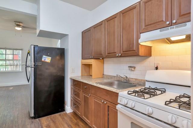 See details / 1673 sq. ft. $ 2022-11-06 0 Photo