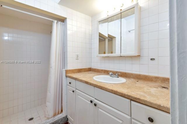 See details / 1673 sq. ft. $ 2022-11-06 0 Photo