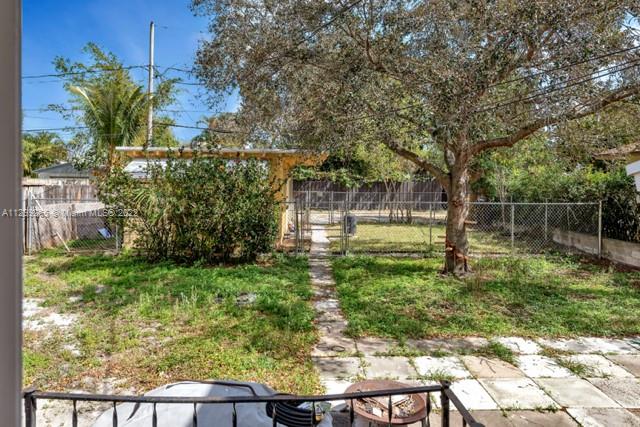 See details / 1673 sq. ft. $ 2022-11-06 0 Photo
