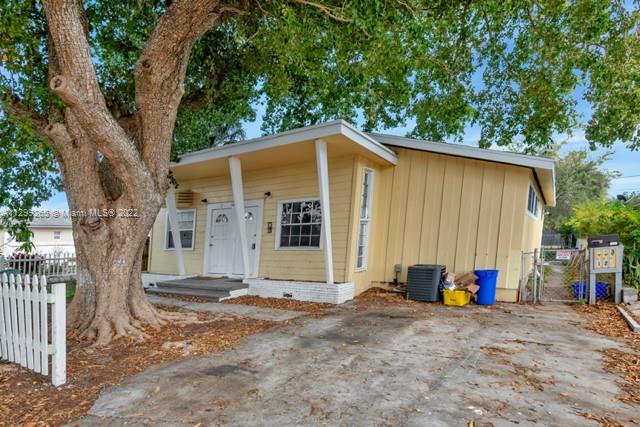 See details / 1673 sq. ft. $ 2022-11-06 0 Photo
