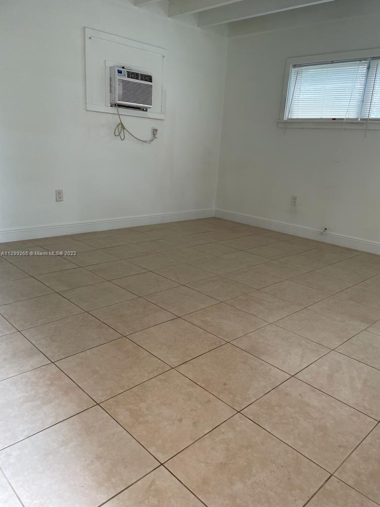 See details / 1673 sq. ft. $ 2022-11-06 0 Photo
