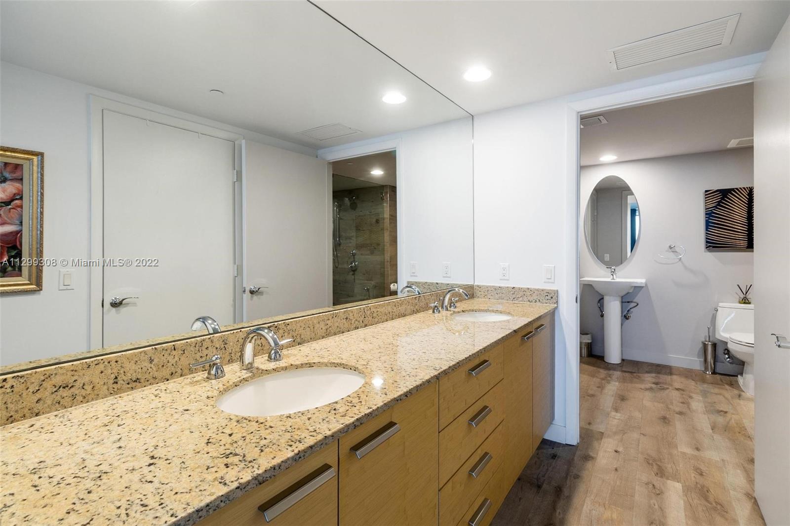 Ver detalles 2506 1 / 1 1086 sq. ft. $ 2022-11-07 0 foto