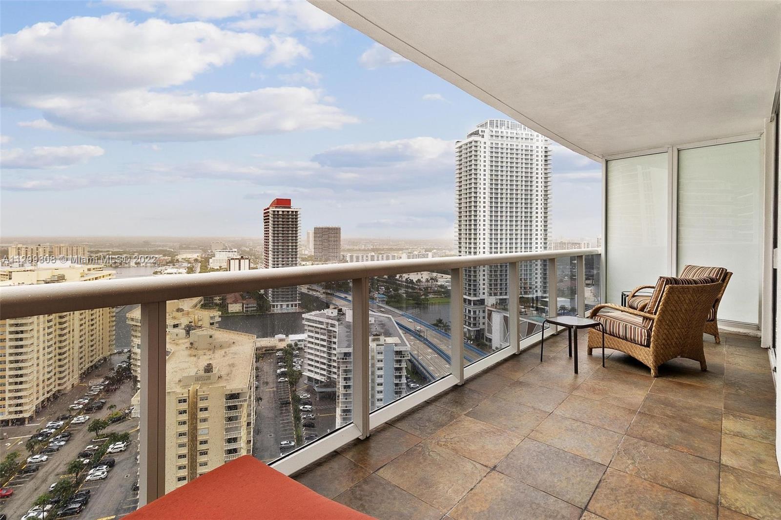 Ver detalles 2506 1 / 1 1086 sq. ft. $ 2022-11-07 0 foto