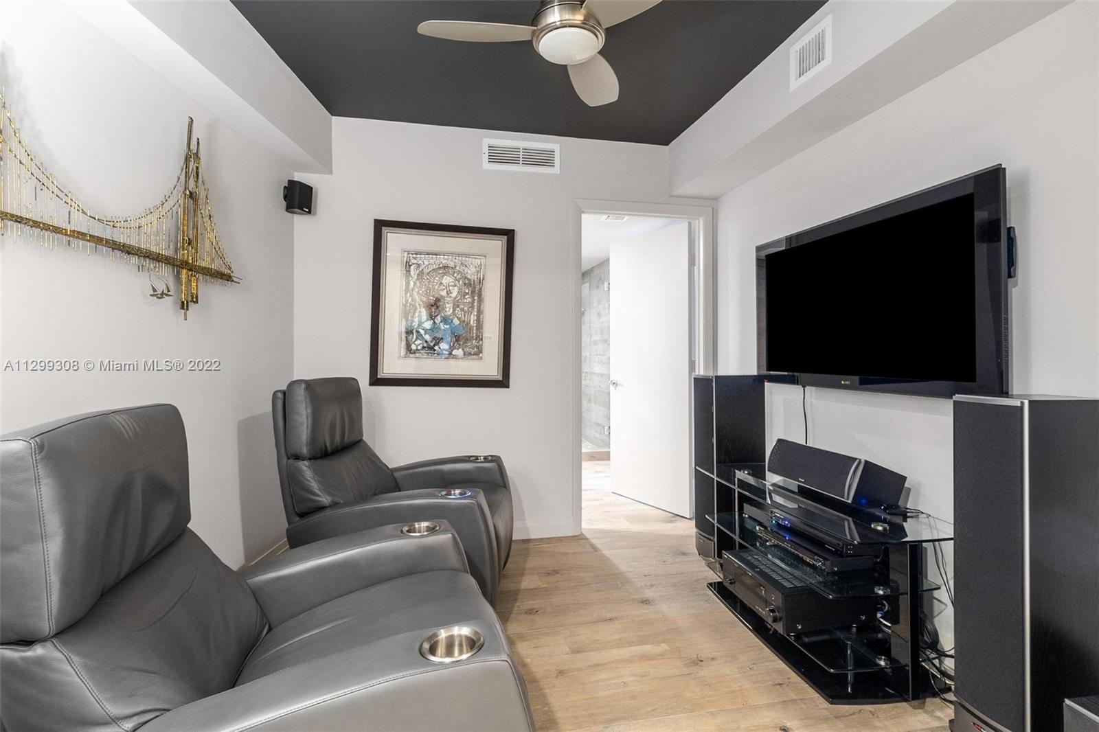 Ver detalles 2506 1 / 1 1086 sq. ft. $ 2022-11-07 0 foto