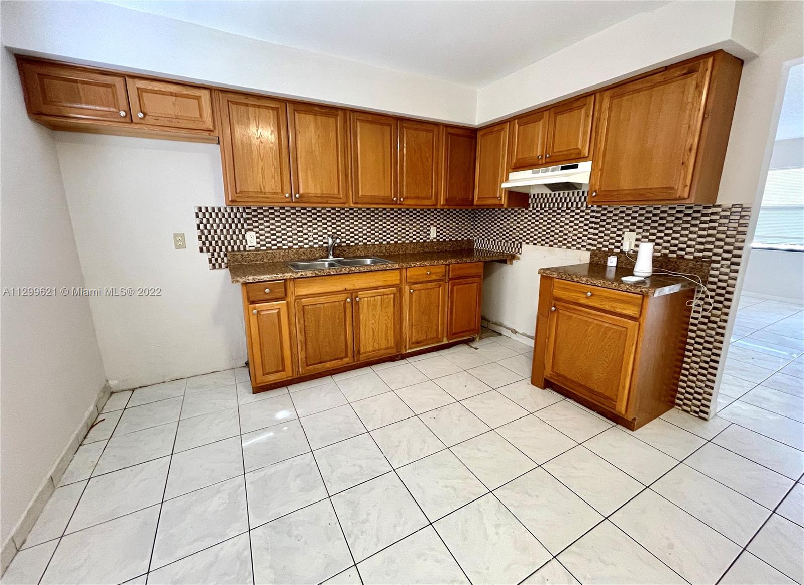 See details / 2244 sq. ft. $ 2022-11-07 0 Photo
