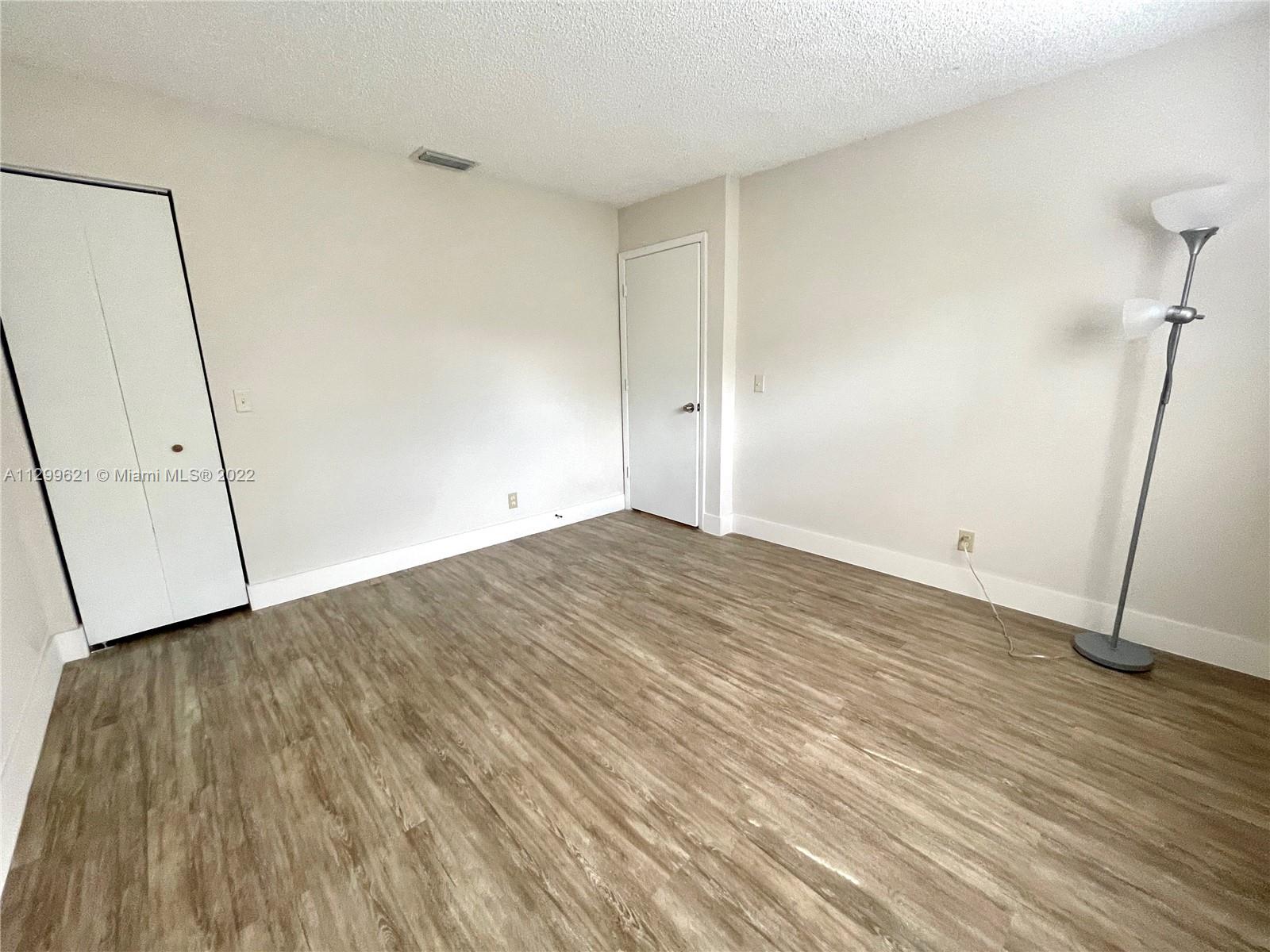 See details / 2244 sq. ft. $ 2022-11-07 0 Photo