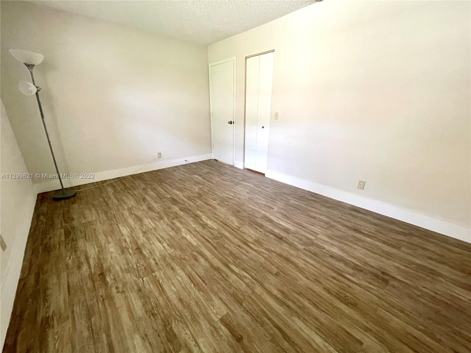 See details / 2244 sq. ft. $ 2022-11-07 0 Photo
