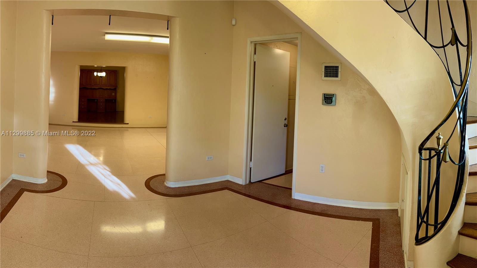 See details 1253 4 / 4 2708 sq. ft. $ 2022-11-07 0 Photo