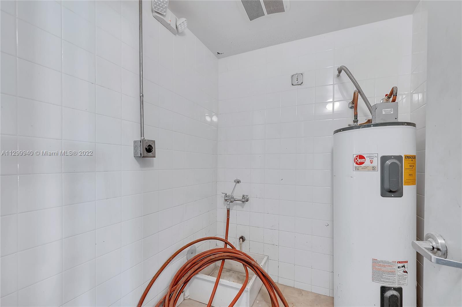 See details / sq. ft. $ 2022-11-08 0 Photo