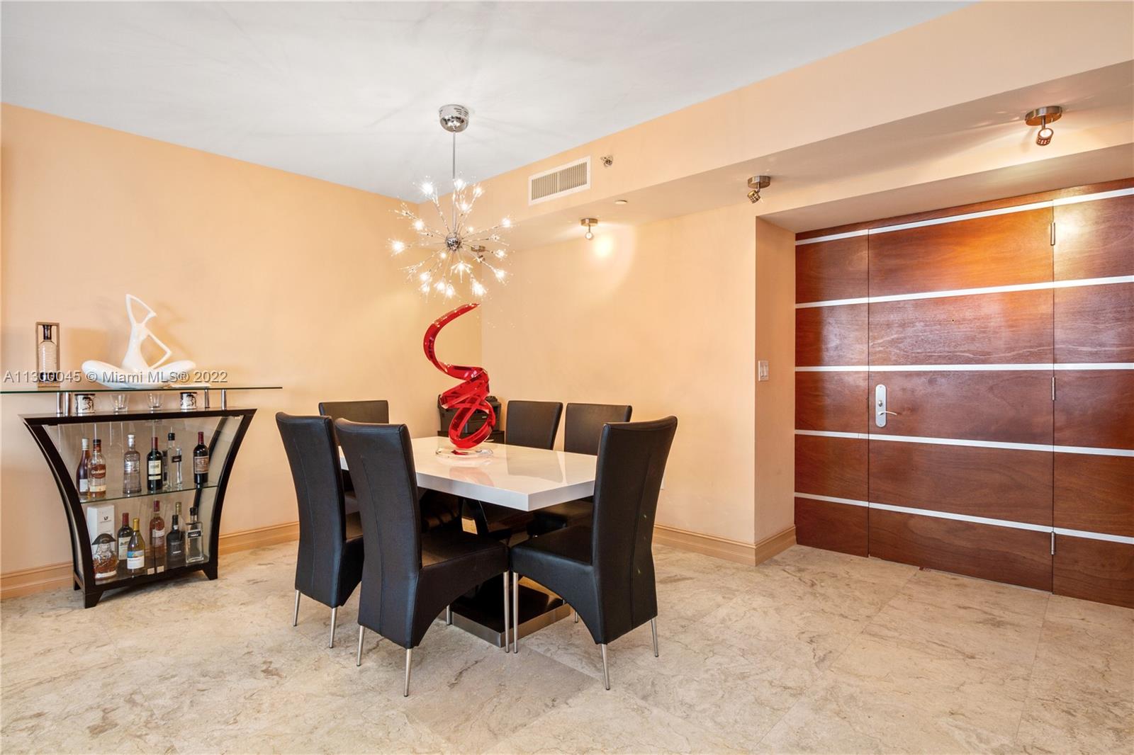Ver detalles 4110 2 / 2 1782 sq. ft. $ 2022-11-08 0 foto